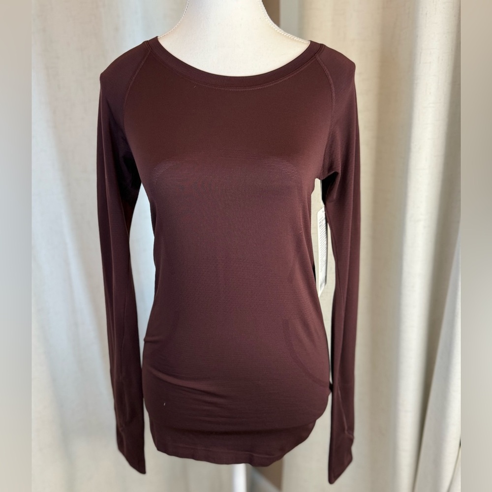 Lululemon Long Sleeve Swiftly Size 6 Cassis. NWT